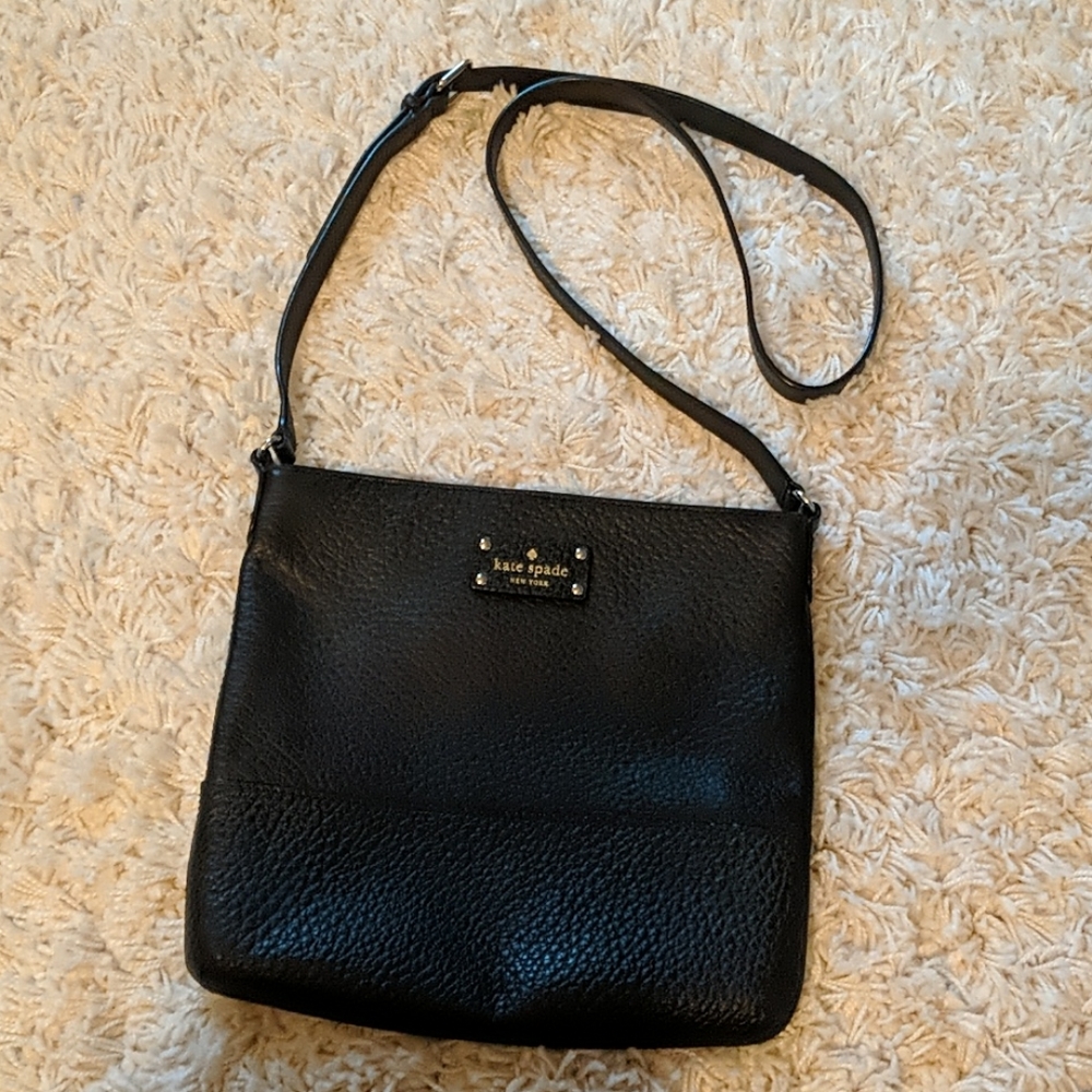Kate spade black purse excellent condition